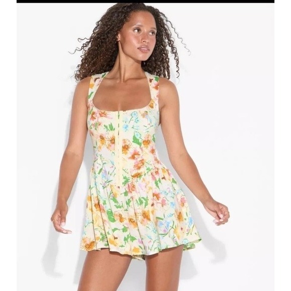 wild fable Pants - NEW Wild Fable Hook and Eye Romper - Light Yellow Floral - Size Large